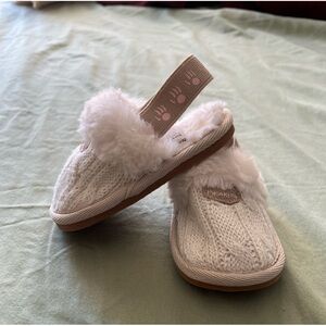 Infant white Bear Paw Faux Fur Lined Slippers Size 6-12 Months